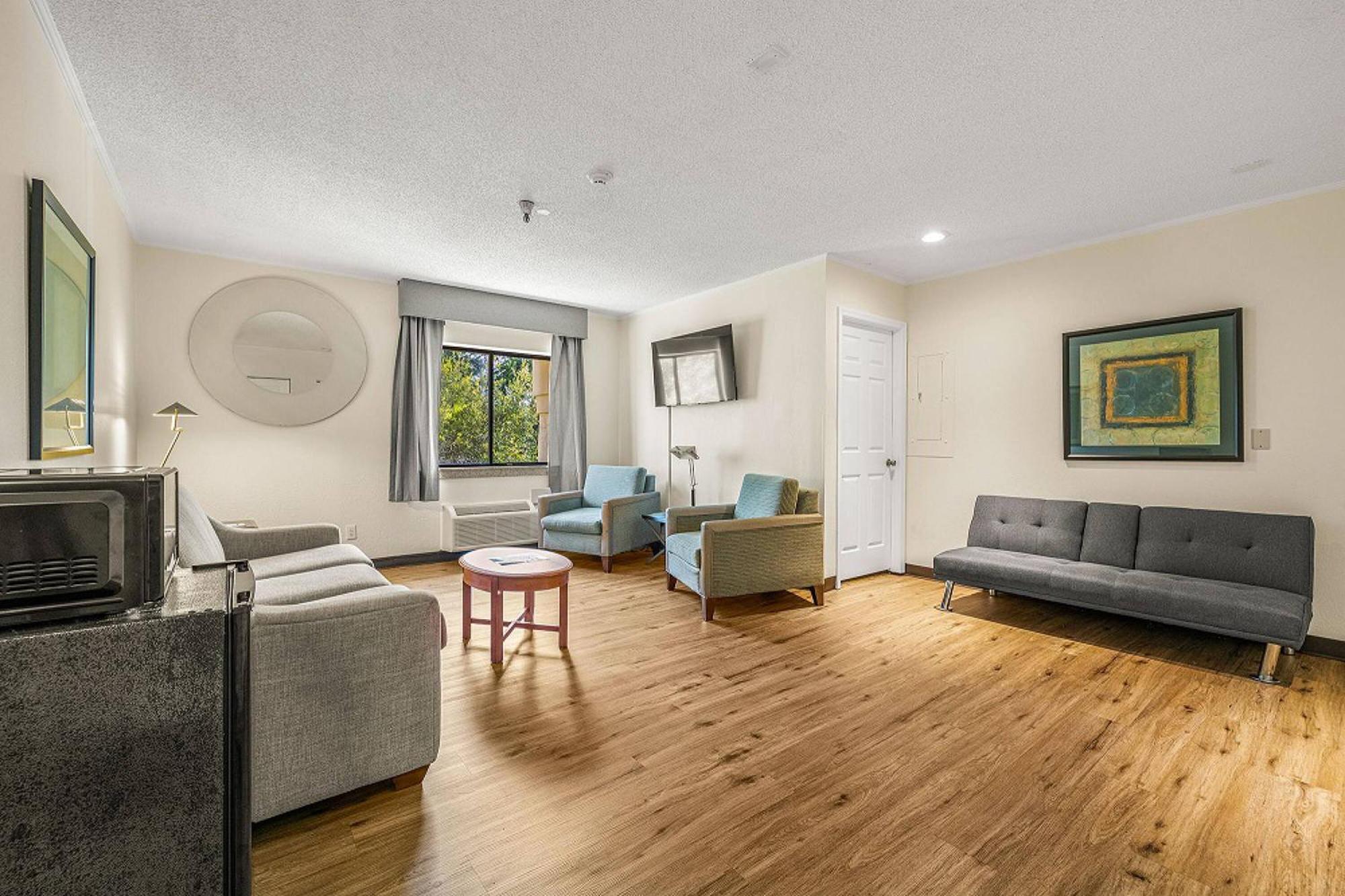Hotel La Quinta By Wyndham Brandon West 3*