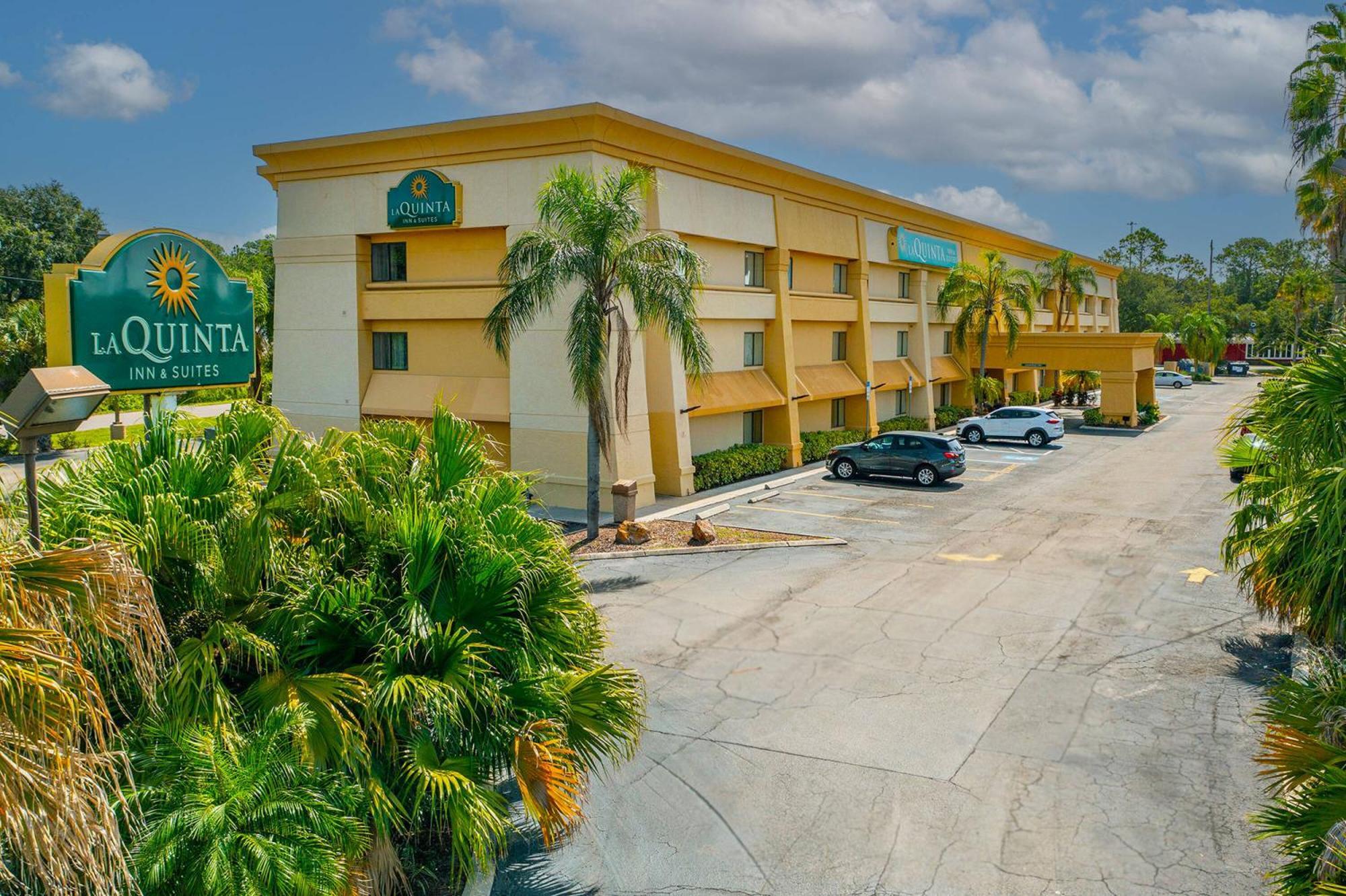 La Quinta By Wyndham Brandon West Hotel
