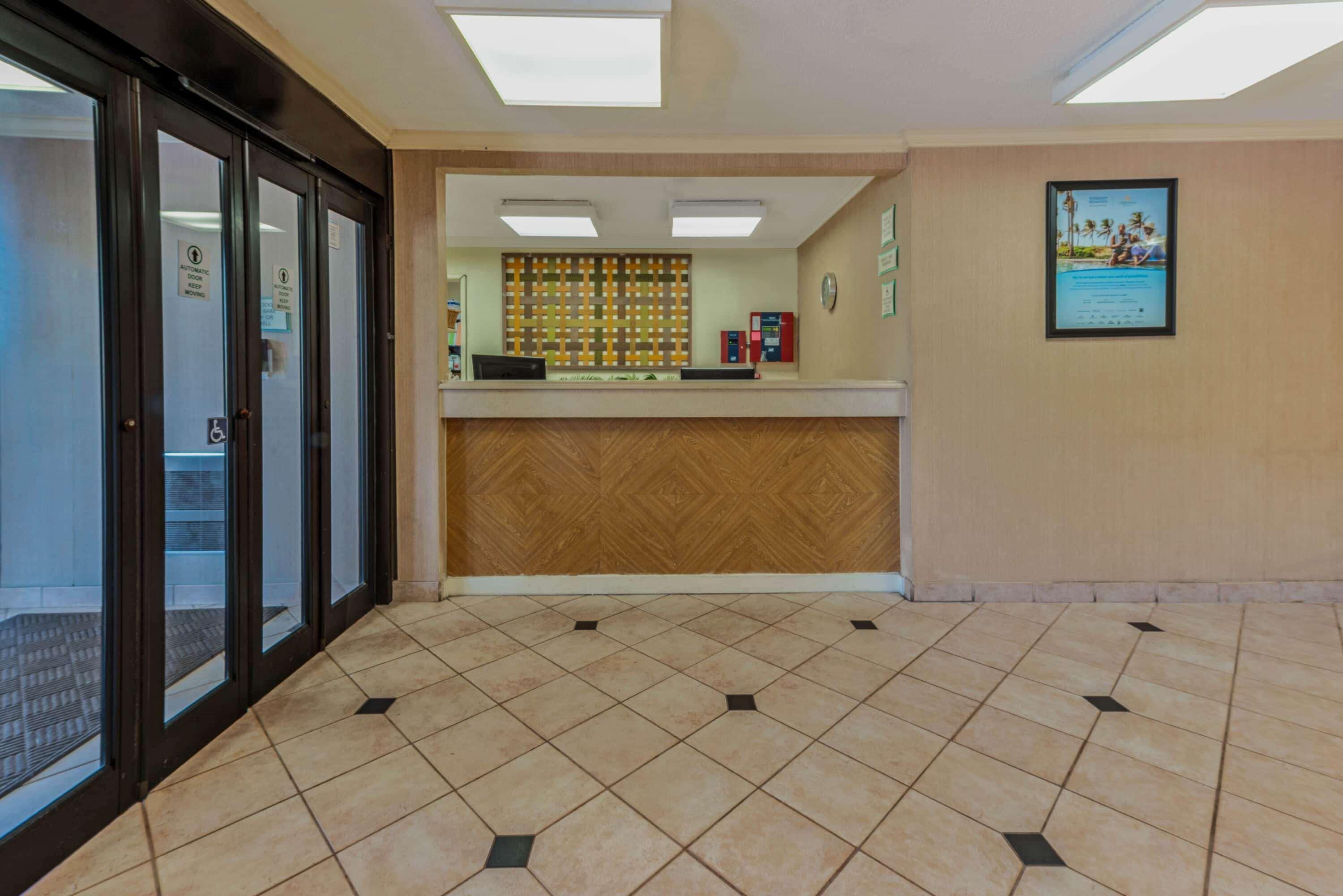 La Quinta By Wyndham Tampa Brandon West 3*